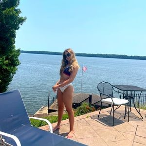 Meet your Posher, Ella